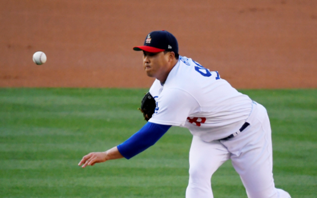 LA 다저스 류현진이 5일(한국 시각) 샌디에이고 파드리스와의 홈경기에 선발등판해 역투하고 있다. /AP=연합뉴스