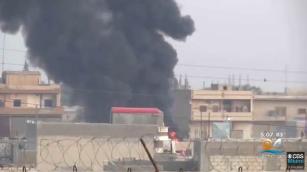 9일 터키군이 공습한 시리아 북부 지역에서 화염과 함께 검은 연기가 치솟고 있다. /CBS