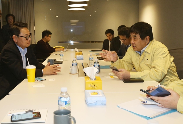 지난달 30일 카카오를 방문한 한상혁 방통위원장./방통위 제공