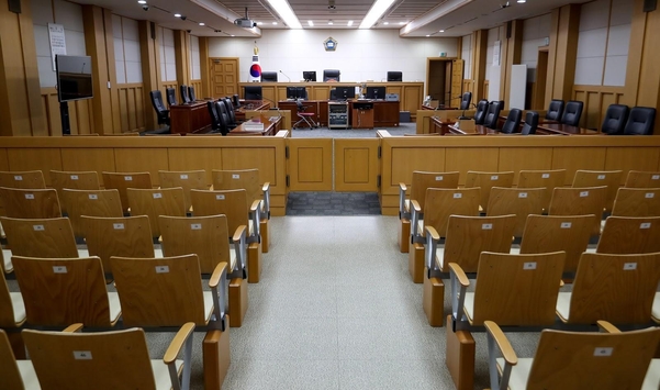 고유정 선고 공판 예정된 제주지법 201호 법정 내부 모습. /연합뉴스