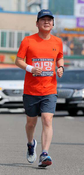 국토대종주에 나선 안철수 국민의당 대표/조선DB