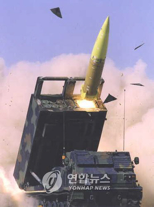 한국군과 주한미군이 보유하고 있는 에이태킴스(ATACMS) 지대지 미사일. 최대 사거리 300km로, 미군은 지대함 미사일로 개량하는 작업을 진행중이다. /연합뉴스