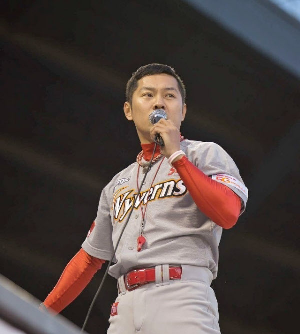 SK의 정영석 응원단장 / 치어킹코리아 홈페이지