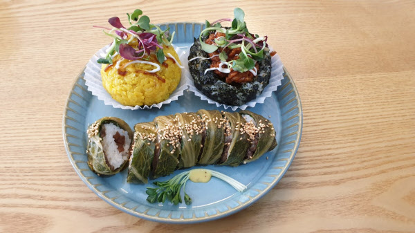 맨 아래가 묵은지주먹밥이다. 이 주먹밥은 지난해 광주시가 주최한 주먹밥경연에서 최고상을 받았다. 맘스쿡은 자생적으로 주먹밥을 개발하여 상품화에 성공했다. /권경안 기자