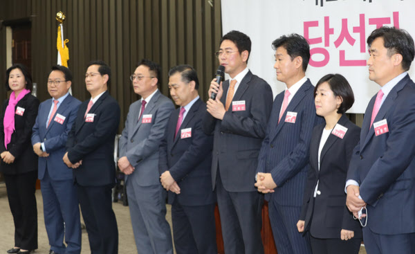 지난달 28일 오전 서울 여의도 국회에서 열린 미래통합당 당선자 총회가 열렸다. 21대 국회에서 통합당 당선자의 47.6%(40명)은 초선 의원이다./조선닷컴