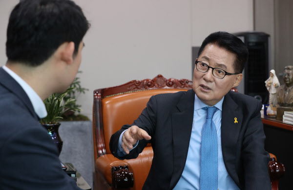 민생당 박지원 의원이 지난 1월 8일 국회에서 본지와 인터뷰하고 있다. /오종찬 기자