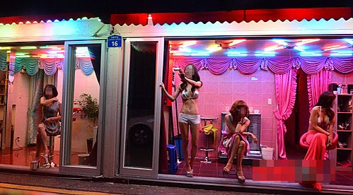 서울의 한 성매매업소. 탁 내정자는 이런 광경을 '동방예의지국의 아름다운 풍경'으로 묘사했었다./뉴시스