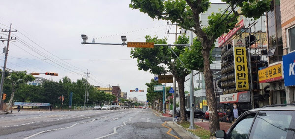 충북 청주시가 설치한 노후차량 단속 카메라./청주시