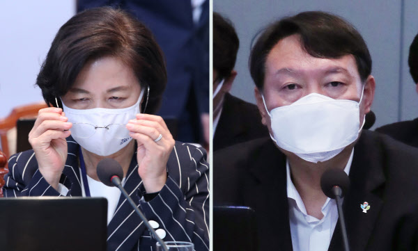 추미애 법무부 장관(왼쪽)과 윤석열 검찰총장이 22일 오후 청와대에서 열린 제6차 공정사회 반부패정책협의회에 참석해 있다. /연합뉴스