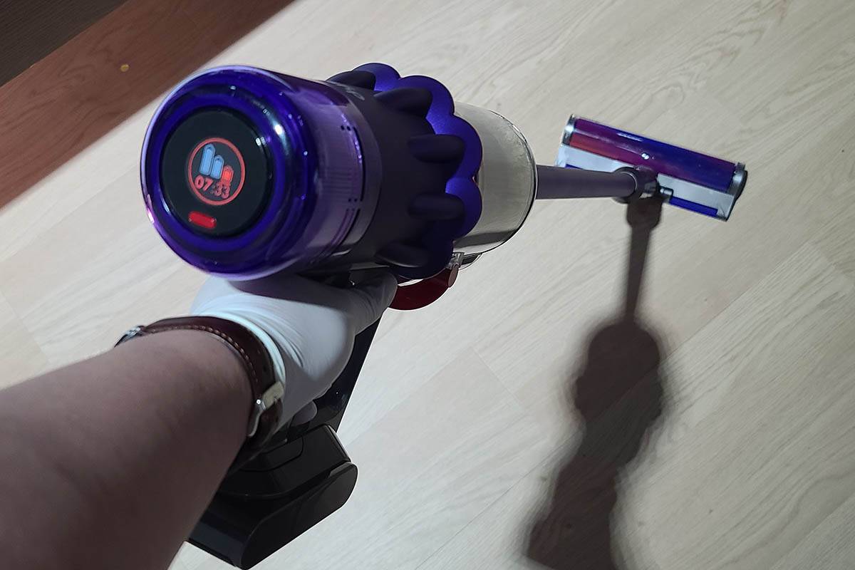 다이슨 디지털 슬림은 마치 v11을 작게 축소해 놓은 듯하다.