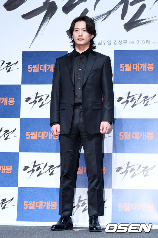 [OSEN=지형준 기자] 지난 4월 9일 오후 서울 압구정 CGV에서 영화 ‘악인전’ 제작보고회가 열렸다. 배우들이 포토타임을 갖고 있다./jpnews@osen.co.kr