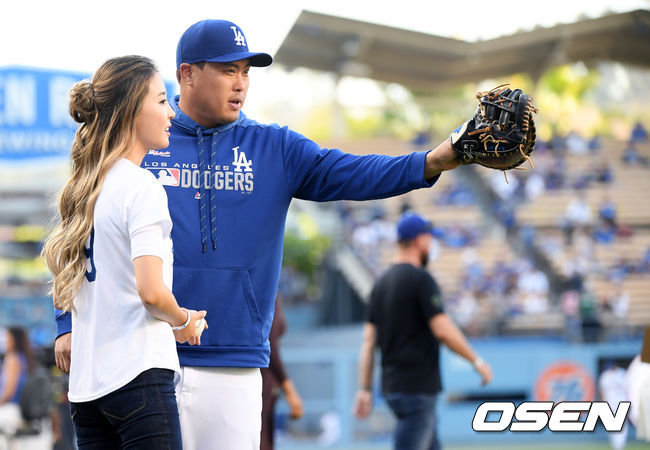 [OSEN=로스앤젤레스(미 캘리포니아주), 이동해 기자] 류현진과 아내 배지현 / eastsea@osen.co.kr