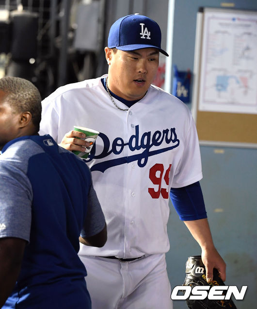 [OSEN=로스앤젤레스(미 캘리포니아주), 지형준 기자]4회초 1사 1루 마이애미 알파로의 2루타로 1실점 한 류현진이 아쉬워하고 있다. /jpnews@osen.co.kr