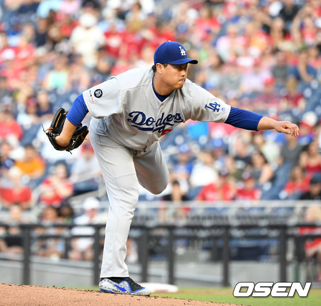 [OSEN=워싱턴 D.C.(미국), 지형준 기자]1회말 무사에서 LA 선발투수 류현진이 역투하고 있다. /jpnews@osen.co.kr