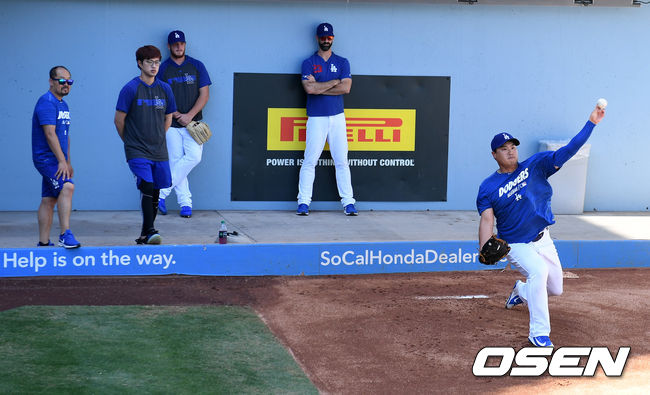 [OSEN=로스앤젤레스(미 캘리포니아주), 지형준 기자]류현진은 부상자 명단에 10일간 등재됐다가 12일부터 경기에 출장이 가능하다. 로버츠 감독은 이날 경기 전 취재진 인터뷰에서 12일 애리조나전에 선발로 등판한다고 밝혔다. /jpnews@osen.co.kr