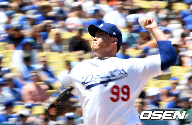 [OSEN=로스앤젤레스(미 캘리포니아주), 지형준 기자]다저스 선발 류현진이 힘차게 공을 뿌리고 있다. /jpnews@osen.co.kr