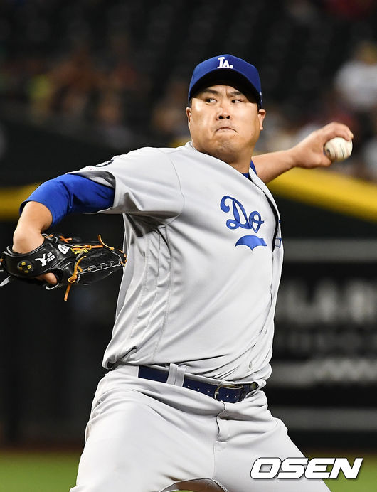 [OSEN=피닉스(미국 애리조나주), 최규한 기자]LA 선발 류현진이 힘차게 공을 뿌리고 있다./dreamer@osen.co.kr