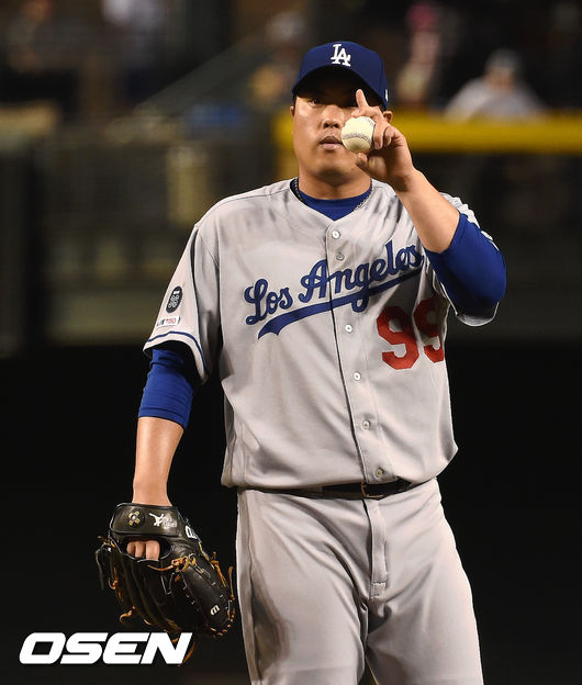 [OSEN=피닉스(미국 애리조나주),박준형 기자] LA 다저스 선발투수 류현진이 역투하고 있다. / soul1014@osen.co.kr