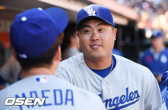 [OSEN=샌프란시스코(미국 캘리포니아주),박준형 기자]7회말 이닝종료후 교체된 류현진이 마에다와 하이파이브를 하고 있다. / soul1014@osen.co.kr