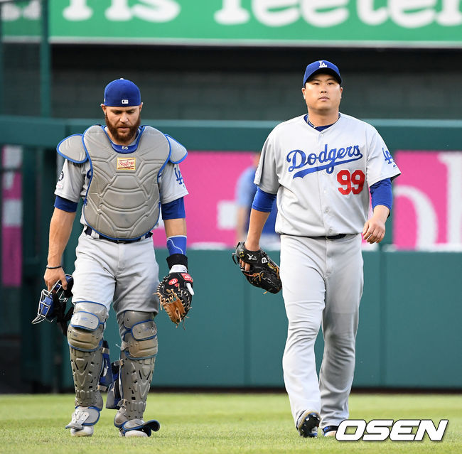 [OSEN=지형준 기자] 러셀 마틴과 류현진 /jpnews@osen.co.kr