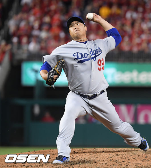 [OSEN=워싱턴 D.C.(미국), 박준형 기자] 4회말 LA 선발투수 류현진이 역투하고 있다. /soul1014@osen.co.kr