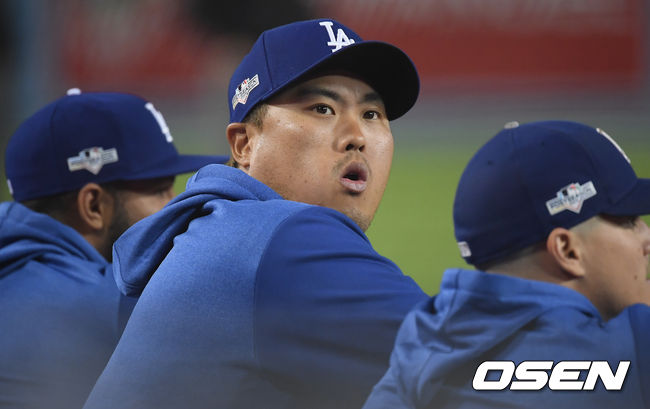 [OSEN=LA(미국 캘리포니아주),박준형 기자] 류현진이 경기를 바라보고 있다. / soul1014@osen.co.kr
