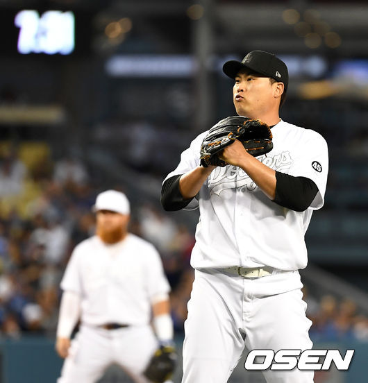 [OSEN=LA(미국 캘리포니아주), 최규한 기자] 뉴욕 양키스를 만난 LA 다저스 선발투수 류현진이 투구를 준비하고 있다. /dreamer@osen.co.kr