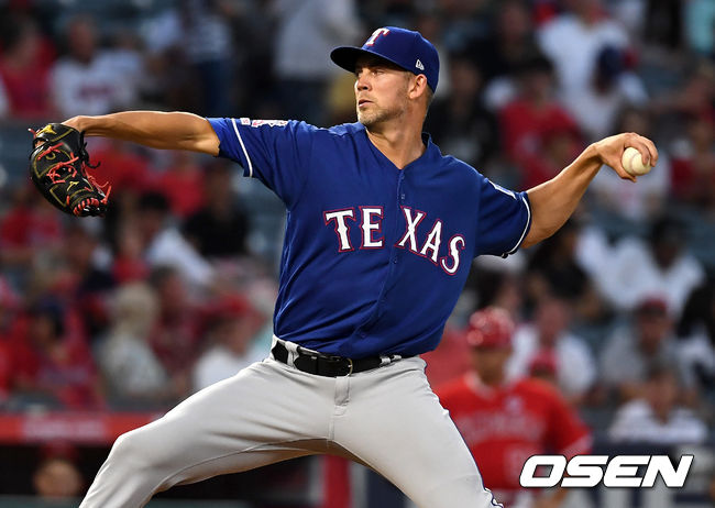 [OSEN=애너하임(미국 캘리포니아주), 최규한 기자]텍사스 선발 마이크 마이너가 힘차게 공을 뿌리고 있다. /dreamer@osen.co.kr