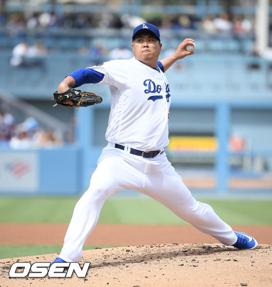 [OSEN=LA(미국 캘리포니아주),박준형 기자]3회초 류현진이 역투하고 있다. / soul1014@osen.co.kr