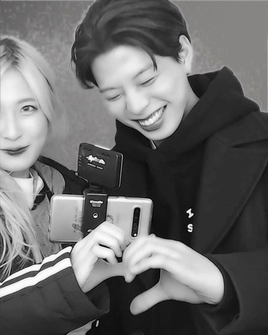 [사진=빅원 인스타그램 출처] 래퍼 빅원(오른쪽)과 BJ 양팡이 '우결' 콘셉트의 콘텐츠를 선보이며 열애설에 휩싸였다가 빠르게 부인했다.