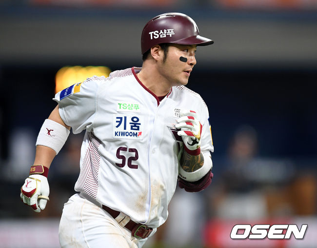 [OSEN=고척, 이대선 기자]6회말 무사에서 키움 박병호가 중월 솔로 홈런을 치고 그라운드를 돌고 있다. /sunday@osen.co.kr