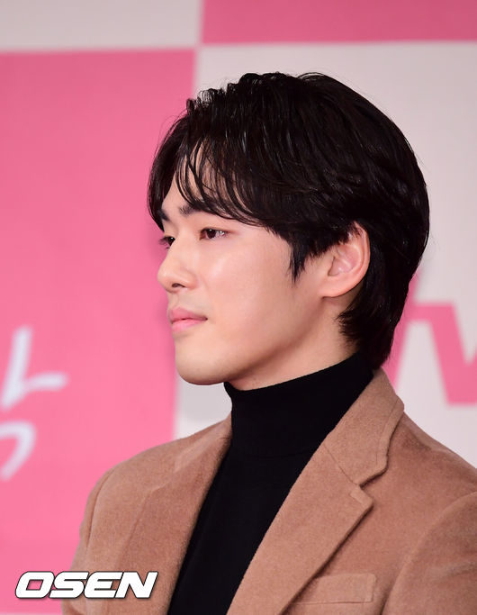 [OSEN=지형준 기자]배우 김정현이 간담회를 하고 있다. /jpnews@osen.co.kr