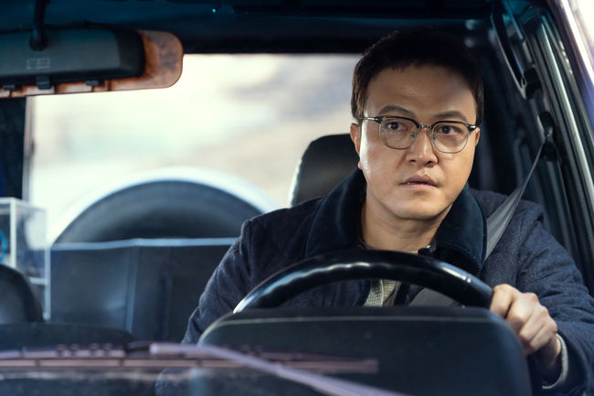 [사진=큐로홀딩스 매니지먼트 제공] 배우 정웅인이 '99억의 여자'에서 아내를 학대하는 남편 홍인표 역으로 열연했다.