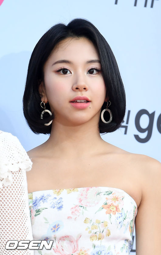 [OSEN=민경훈 기자]레드카펫 행사에 트와이스 채영이 입장하며 포즈를 취하고 있다./rumi@osen.co.kr