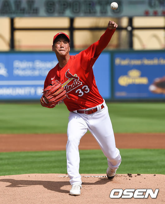 [OSEN=주피터(미국 플로리다주), 박준형 기자]1회초 세인트루이스선발투수 김광현이 역투하고 있다/ soul1014@osen.co.kr