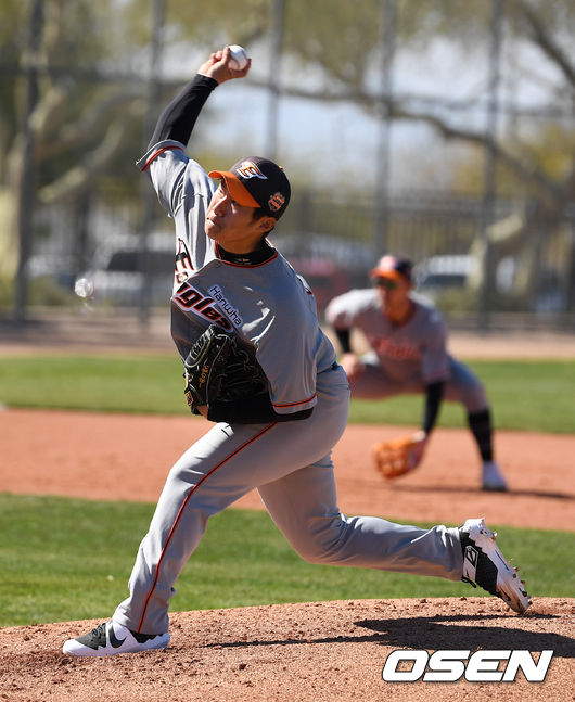 [OSEN=메사(미국 애리조나주)지형준 기자] 한화 남지민이 자체 홍백전에서 역투하고 있다. /jpnews@osen.co.kr