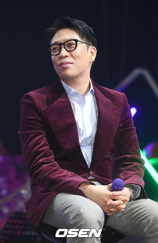 [OSEN=민경훈 기자]MC몽이 음감회 중 미소짓고 있다./rumi@osen.co.kr