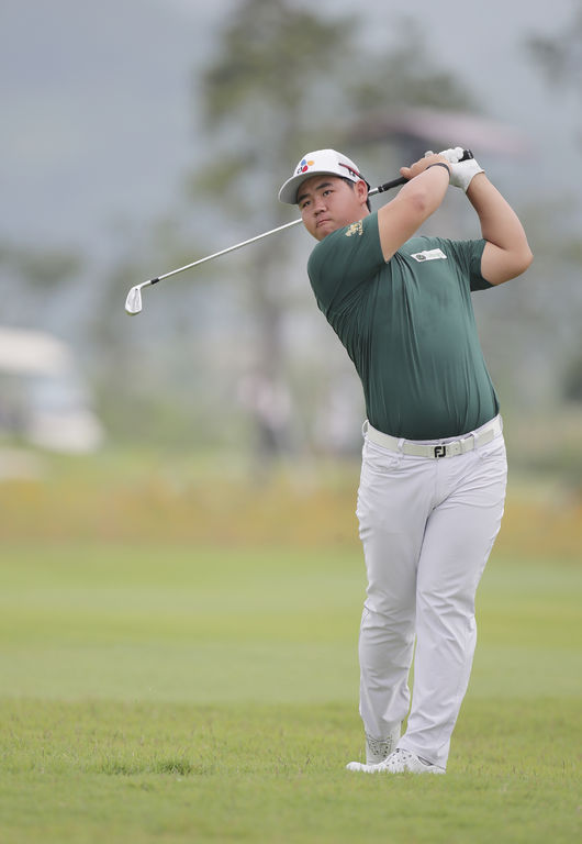 김주형이 5일 최종라운드 1번홀에서 세컨샷을 쏘아 올리고 있다. /KPGA 제공.