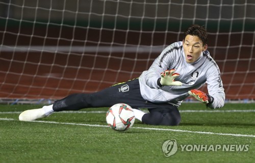 훈련하는 김승규(울산=연합뉴스) 김용태 기자 = 11일 오후 울산종합운동장에서 대한민국 축구 국가대표팀의 김승규가 훈련하고 있다. 
    yongtae@yna.co.kr
(끝)