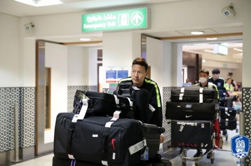 UAE 아부다비 공항에 도착한 축구대표팀의 권경원 [대한축구협회 제공]