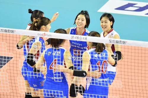 득점에 기뻐하는 도로공사 선수들 [한국배구연맹 제공]