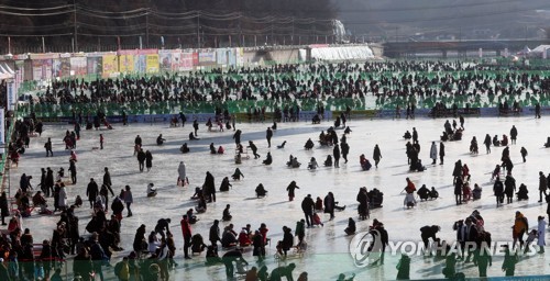 추위 잊은 화천산천어축제 인파2019 화천산천어축제[연합뉴스 자료사진]