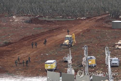 이스라엘군 "헤즈볼라가 판 '공격용 터널' 파괴 착수"(AP Photo/Mohammed Zaatari)
