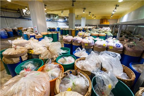 강화도 경인북부수협의 젓새우 저장창고[국립민속박물관 제공]