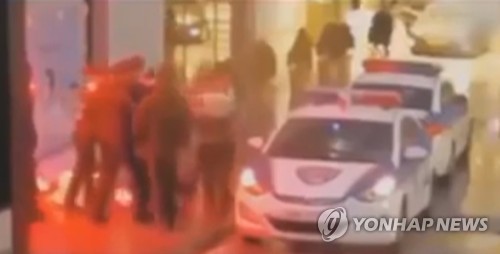 '버닝썬' CCTV 폭행 영상 캡처[연합뉴스 TV 제공]