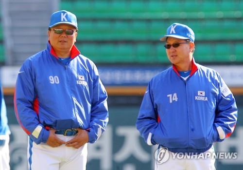 2007년 베이징올림픽 예선 당시 김경문 감독과 선동열 감독[연합뉴스 자료사진]