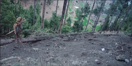 파키스탄군이 공개한 공습 피해 지역 사진. [아시프 가푸르 소장 트위터 캡처]