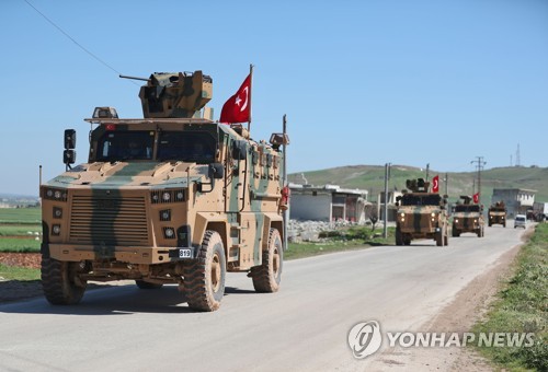 이달 8일 시리아 반군 지역 정찰하는 터키군 차량    [AFP=연합뉴스]