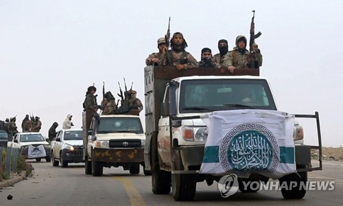 시리아 북서부 반군 지역 장악한 알카에다 계열 급진조직 하야트 타흐리르 알샴    [AP=연합뉴스 자료사진]