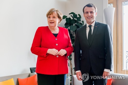 메르켈 독일 총리(좌)와 마크롱 프랑스 대통령(우) [로이터=연합뉴스]
